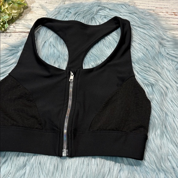 Carbon38 Front Zip Mesh Detail Sports Bra - Picture 4 of 6